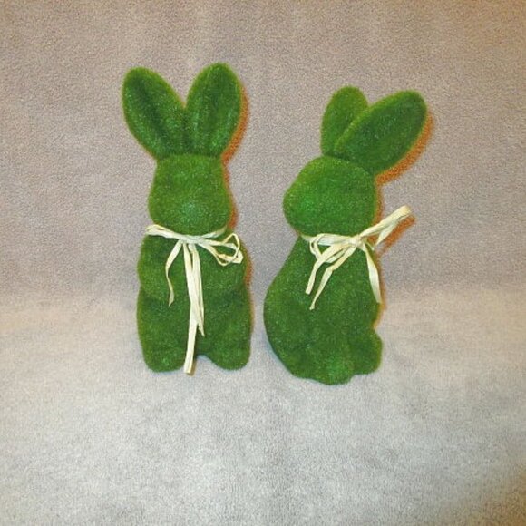 2X Lot GREEN Flocked EASTER BUNNY Decor RAFFIA Moss GRASS Textured RABBIT Figure - Picture 1 of 7